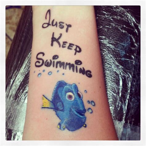 tatuaje de dory|15 ideas de Dory Nemo 